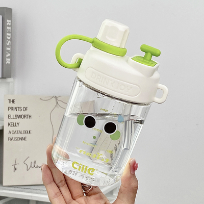 Logo des Kunden Wasserflasche niedlicher Ausdruck Saft Strohbecher mit hohem ästhetischen Wert
