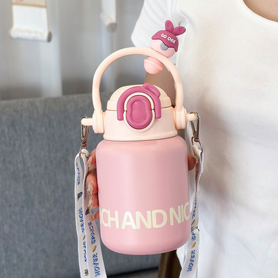 Angestellte Geschenk Portable Edelstahl Tasse mit niedlichen Puppe Cartoon Design und Material