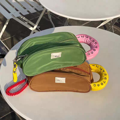 Logo Make-up Tasche Wasserdicht Nylon mit kontrastierenden Farben Lagertasche tolles Mitarbeitergeschenk