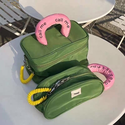 Logo Make-up Tasche Wasserdicht Nylon mit kontrastierenden Farben Lagertasche tolles Mitarbeitergeschenk