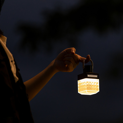 Abschlussfeier Retro Camping Laterne mit warmem Licht und UV-Druckgrafik