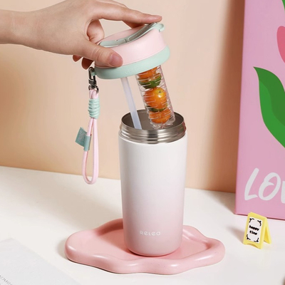 1 Farbgrafik Druck Stroh Isolierte Tasse hoher ästhetischer Wert Tragbare Kaffeetasse