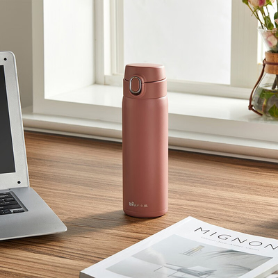 Drucktechniken für Seidenschirm 1 Farbgrafik auf Yuedong Bouncing Insulated Cup 500 ml
