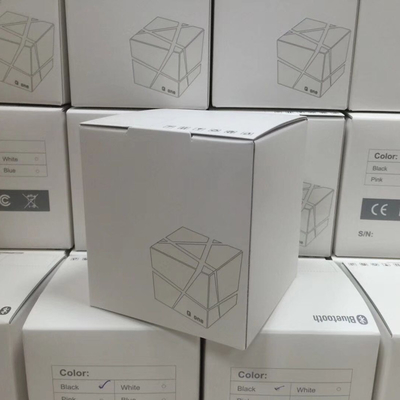 Drahtloser Rubik's Cube Lautsprecher Farbenfrohe Gestaltung für Alumni-Beziehungen und Klassenversammlungen
