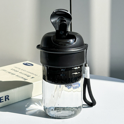 Neuheit Geschenke 480 ml niedliche tragbare Strohwasserbecher hohe Aussehen und große Kapazität