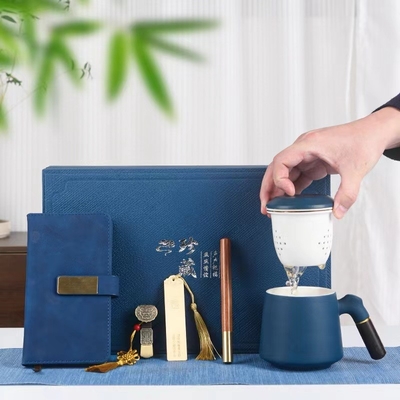 Personalisierte Logo-Geschäftsgeschenksätze und Souvenirs für Ziellandwirtschaftskäufer