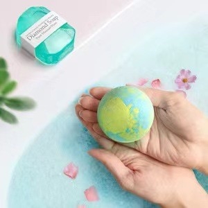 Seidenbildschirmdruck Handgeschenkset mit Aromatherapie-Kerze und Badkugeln