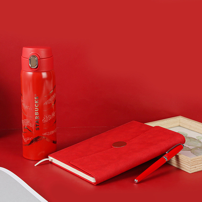 - Schicker Anzug Isolierter Becher 450ml Notebook Unterschreibstift Ein Muss für Sport und Spiele