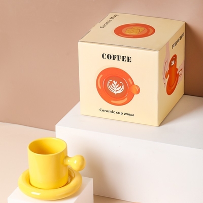 Exquisite Nordische Süßigkeiten Eiergriff Keramik-Tasse und Tasse Set für Firmenmitarbeiter Geschenk