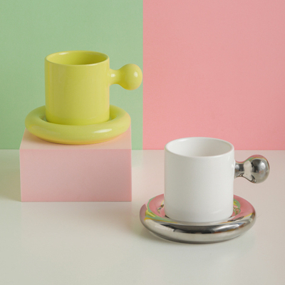 Exquisite Nordische Süßigkeiten Eiergriff Keramik-Tasse und Tasse Set für Firmenmitarbeiter Geschenk