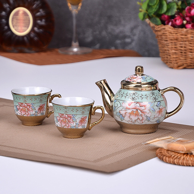 Keramik-Set aus Seidenschirm im europäischen Stil mit vergoldeter Tasse und Schüssel