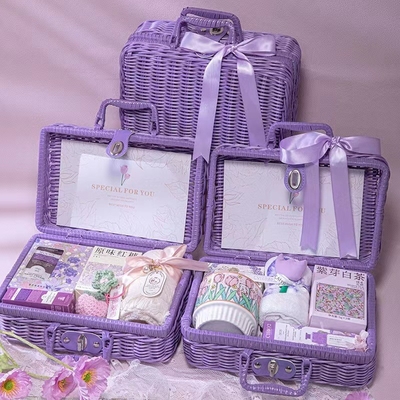 Weiterentwickeltes handgeführtes lila Picknickkorb Ideal für Aktivitäten und Geburtstagsgeschenke für Frauen