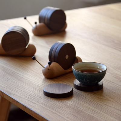 Zeichentrickfilm Schwarze Walnuss Schnecke Tasse Kissen Holz Teekissen für Isolierung und Dekoration