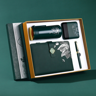 Farbgedruckte Geschäftsgeschenk-Set Notepad Isolierung Becher und Stift für das personalisierte Logo
