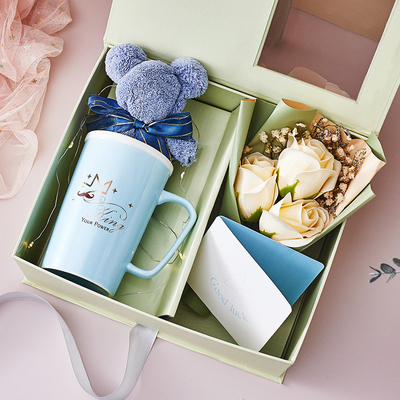 Kreativer Keramik-Taschenbär Handtuch Seife Bouquet Grußkarte Lichtschnur Souvenirs