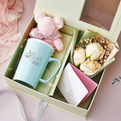 Kreativer Keramik-Taschenbär Handtuch Seife Bouquet Grußkarte Lichtschnur Souvenirs