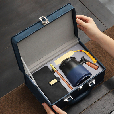 Fu Lu Speicher Schnellbecher Set in tragbare Leder Geschenkbox perfekt für besondere Anlässe