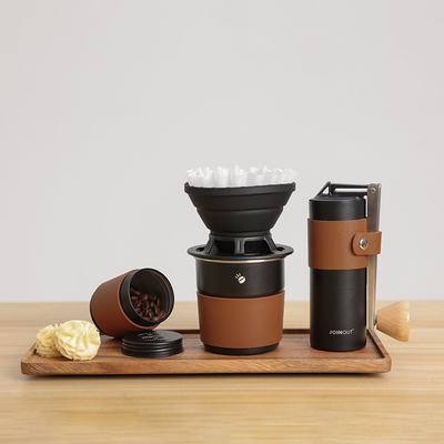 Portable Outdoor-Kaffeesatz mit Handschrauber und Filterbecherkombination