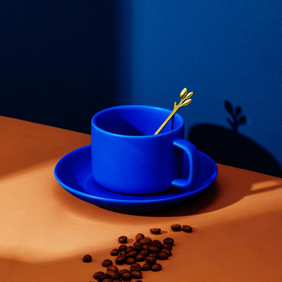 Exquisite Klein Blue Keramik-Blumen-Kaffee-Tasse und -Teller-Set für den individuellen Logo-Druck
