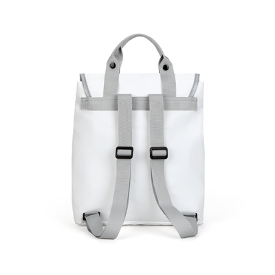 Reisebüro muss einen bunten Rucksack mit großer Kapazität und minimalistischem Design haben
