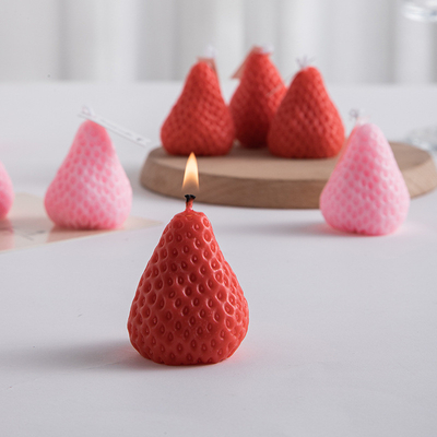 Fügen Sie Ihren Schreibtisch mit dieser anpassbaren Erdbeeren-Aromatherapie-Kerze an