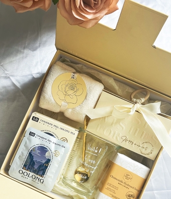 Personalisiertes Hochzeitsgeschenk Set Handtuch Seife Wasser Tasse Oolong Tee und kreative Süßigkeiten Box