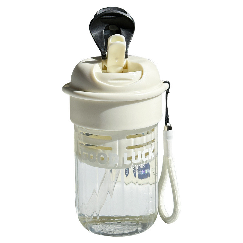 Neuheit Geschenke 480 ml niedliche tragbare Strohwasserbecher hohe Aussehen und große Kapazität