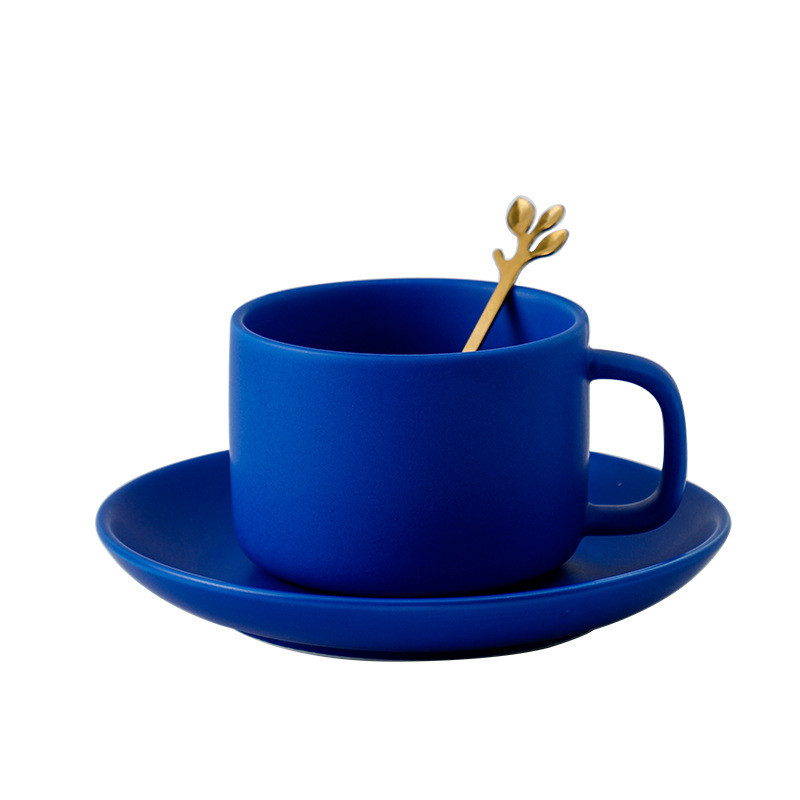 Exquisite Klein Blue Keramik-Blumen-Kaffee-Tasse und -Teller-Set für den individuellen Logo-Druck
